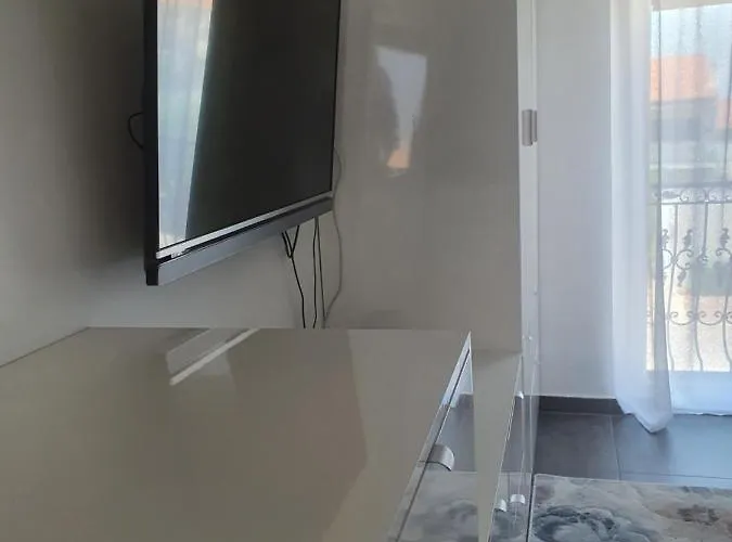 Laura || Apartman Murter